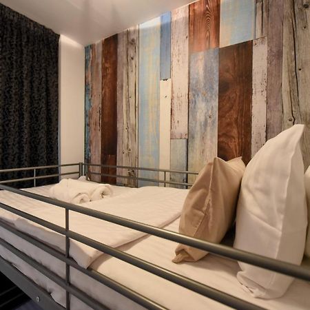 Discover Comfort: Charming & Spacious Apartment In The Old Town Boekarest Buitenkant foto